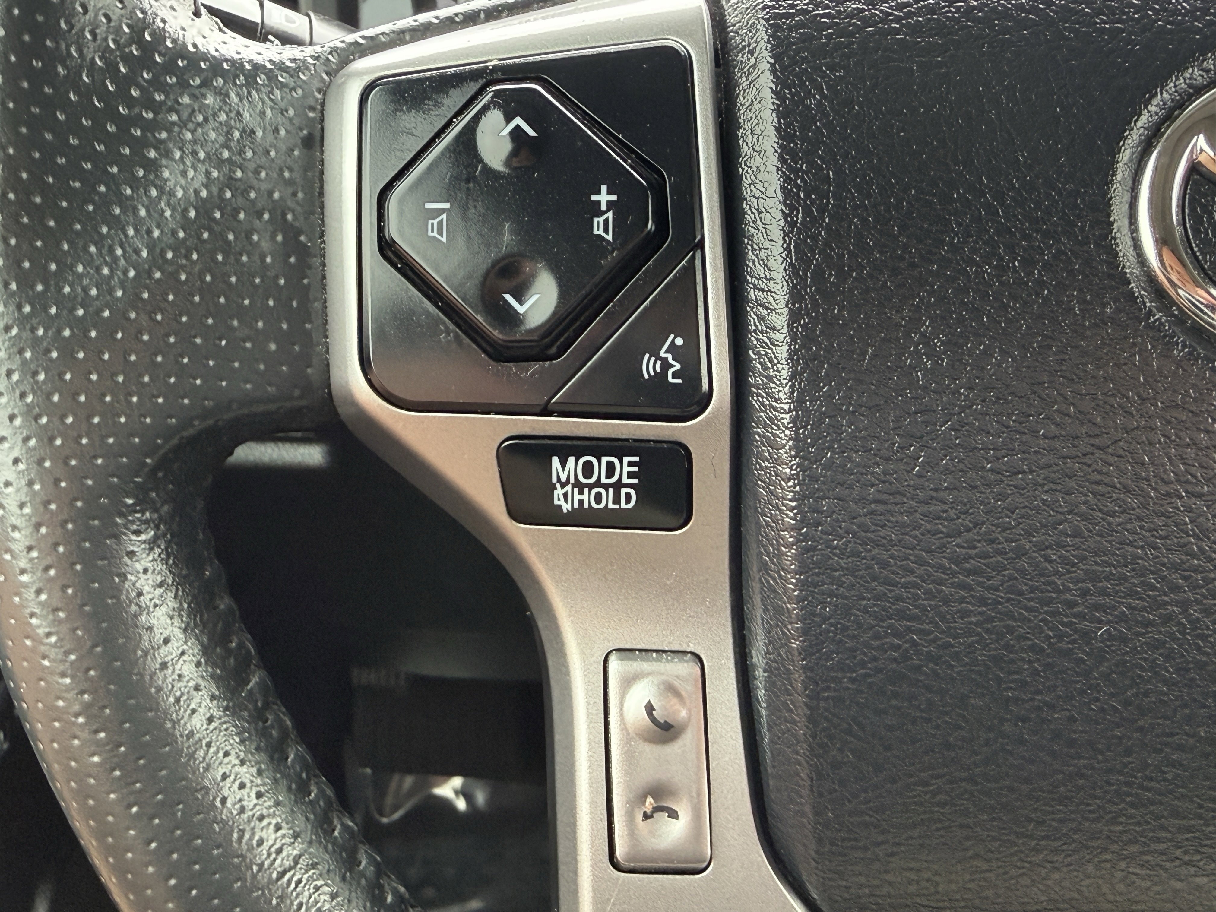 Used 2022 Toyota 4Runner Limited image 32