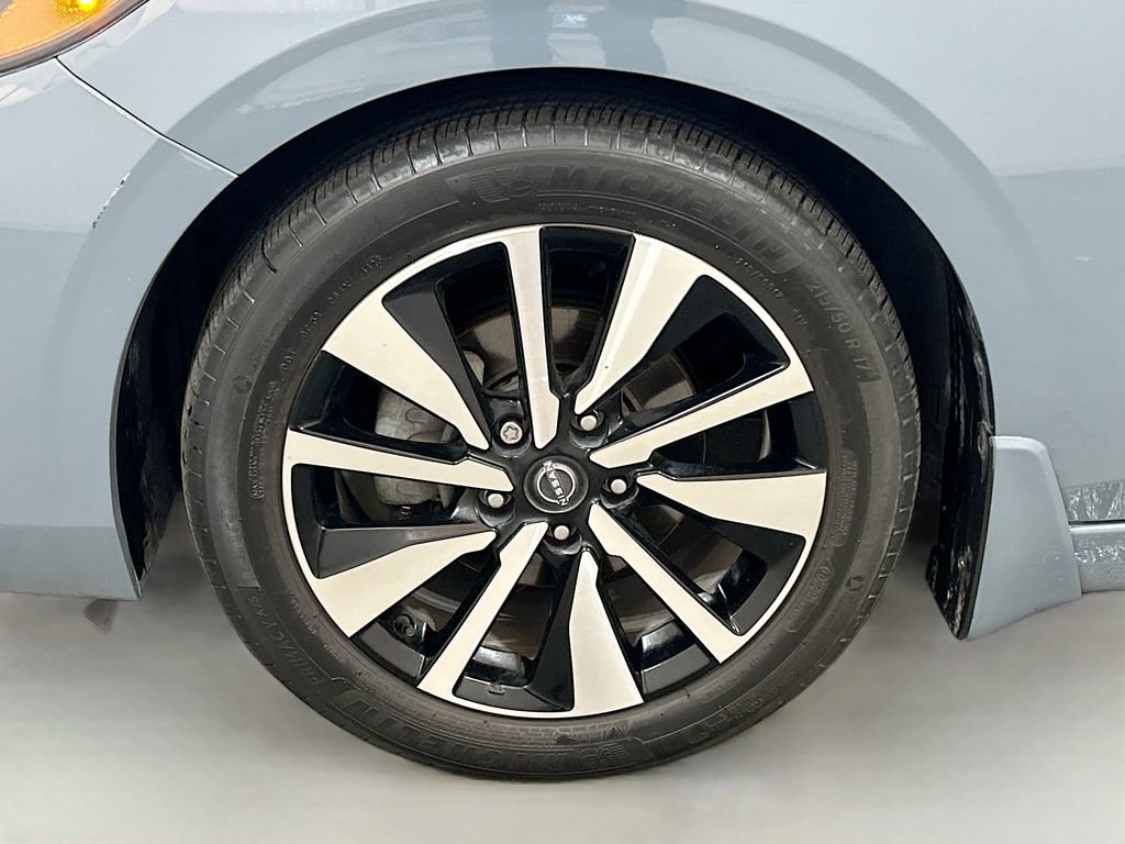 Used 2024 Nissan Sentra SV w/ SV Premium Package FWD image 29