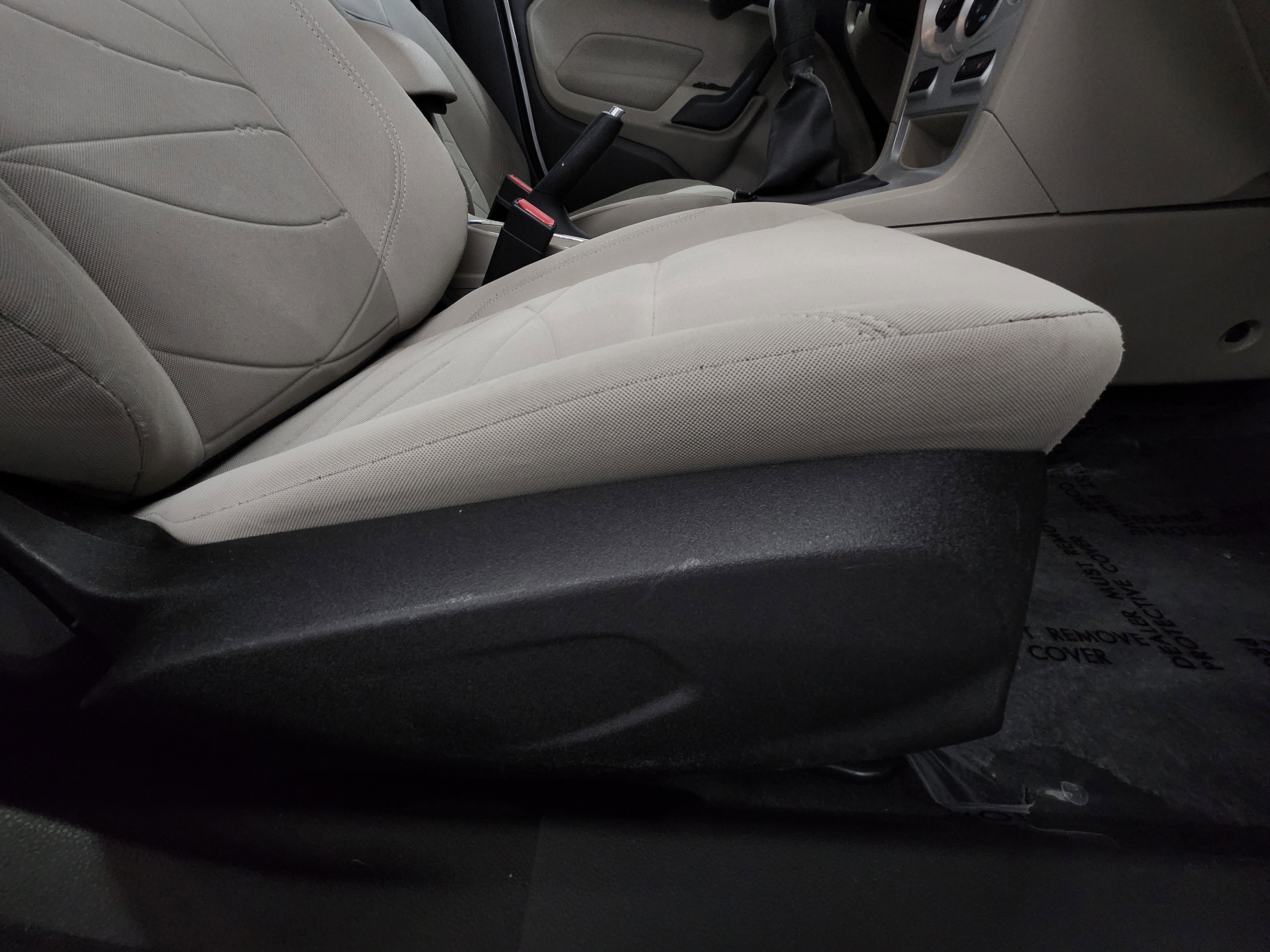 Used 2014 Ford Fiesta SE image 24