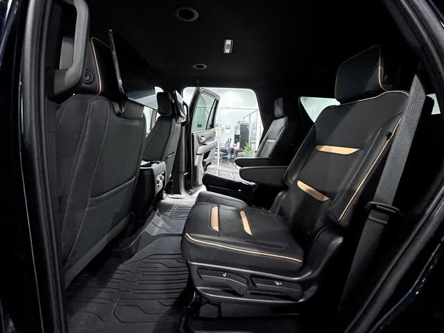 Used 2024 GMC Yukon AT4 w/ Technology Package AWD/4WD image 12
