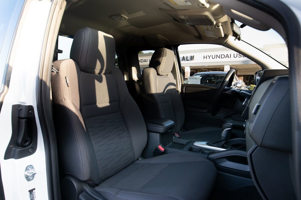 Used 2025 Nissan Frontier S w/ S Utility Package image 12