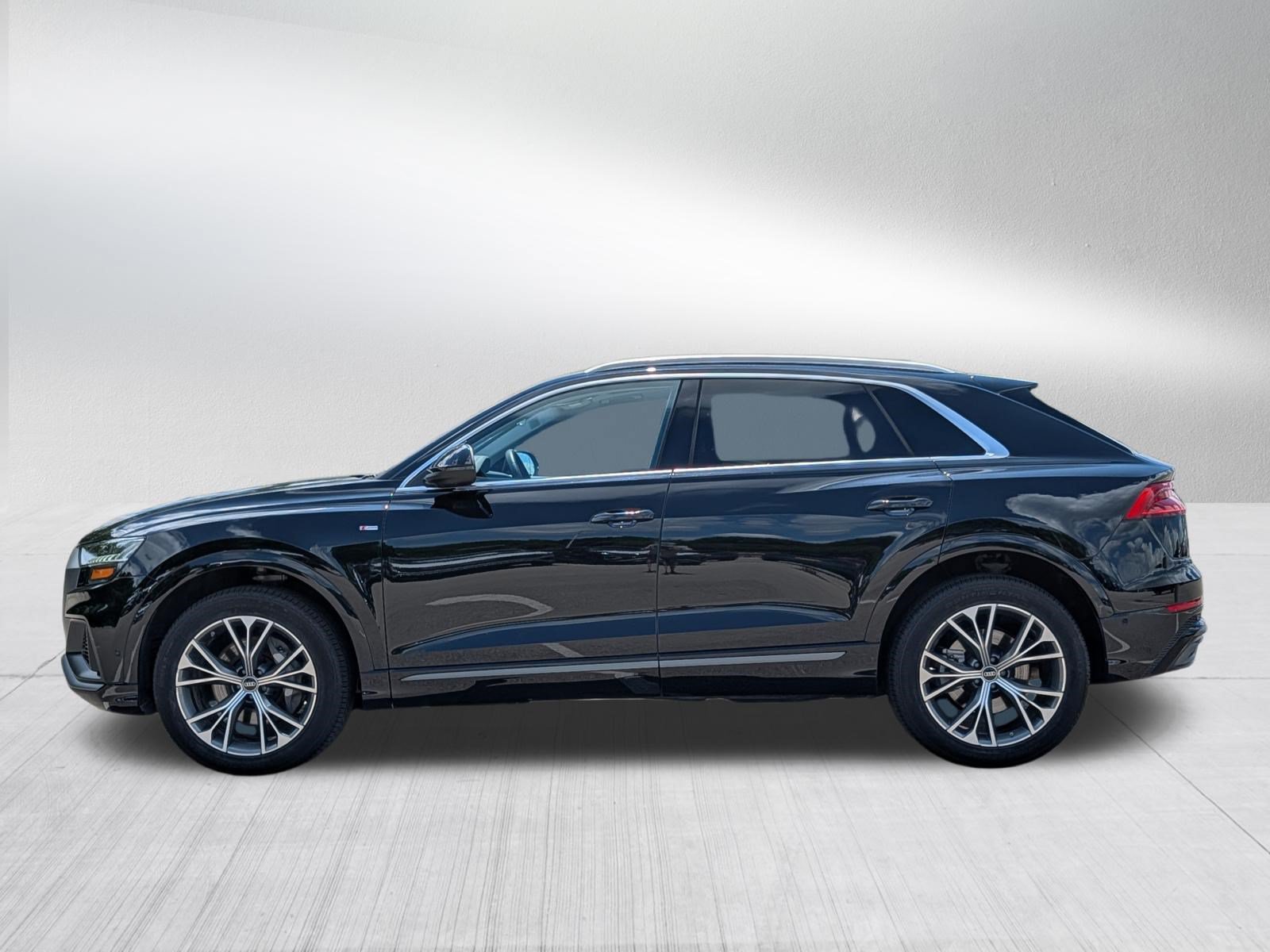 Certified 2023 Audi Q8 Premium Plus w/ Premium Plus Package AWD/4WD image 4