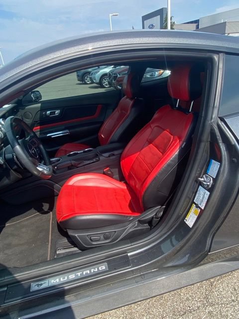 Used 2020 Ford Mustang GT Premium w/ GT Performance Package RWD image 9