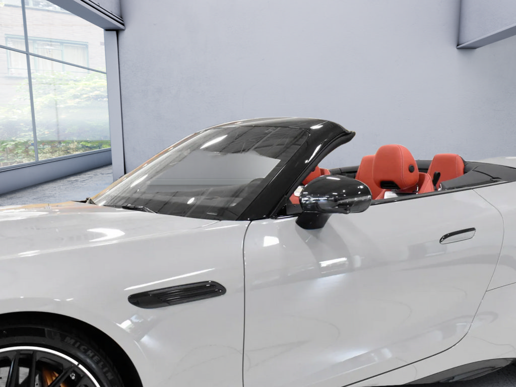Certified 2025 Mercedes-Benz SL 63 AMG S e Performance 4MATIC image 9