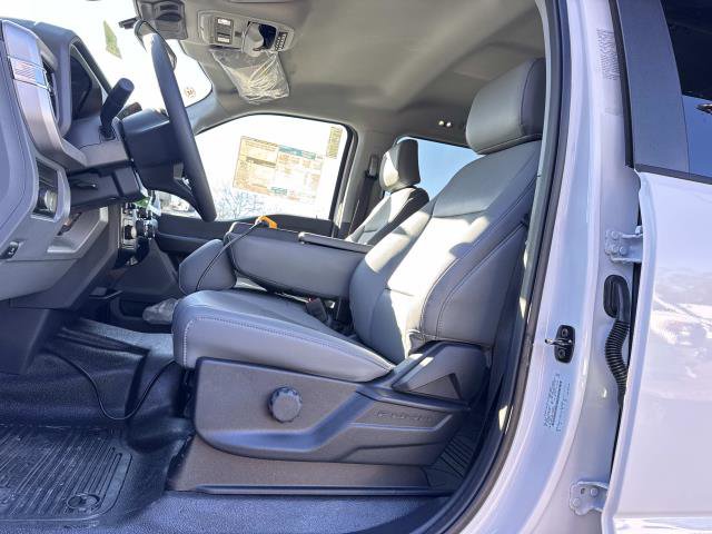 New 2026 Ford F550 4x4 Crew Cab image 7