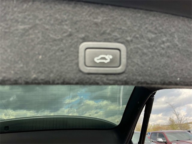 Used 2016 Volvo XC60 T6 Platinum image 13