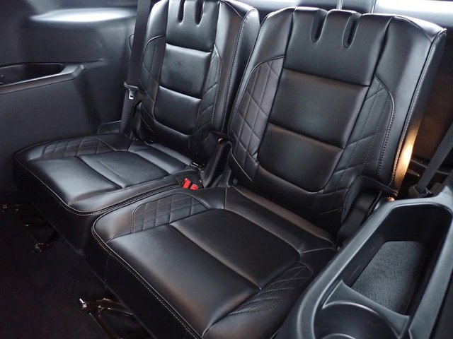Used 2019 Ford Explorer Platinum image 19