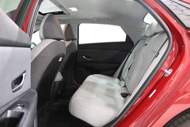 Certified 2025 Hyundai Elantra Limited image 31