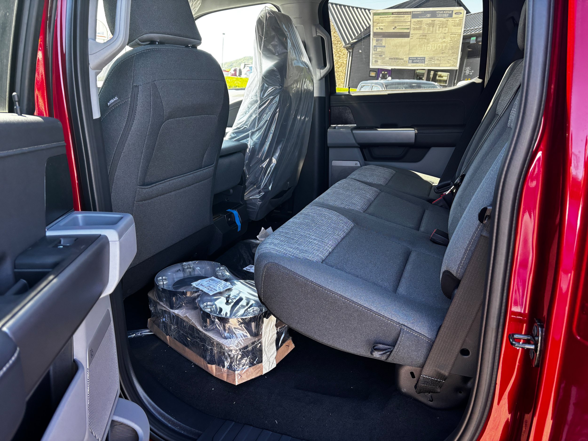 New 2027 Ford F250 XLT w/ XLT Premium Package AWD/4WD image 9