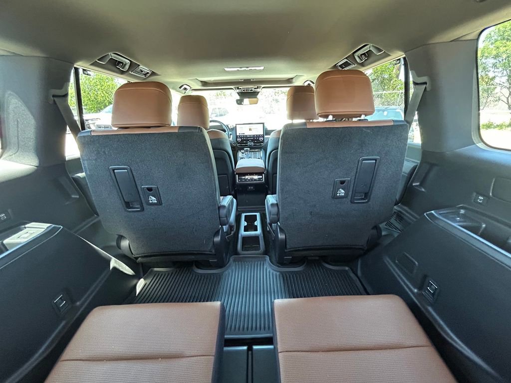 Used 2025 Lexus GX 550 w/ Accessory Package (2T) AWD/4WD image 17