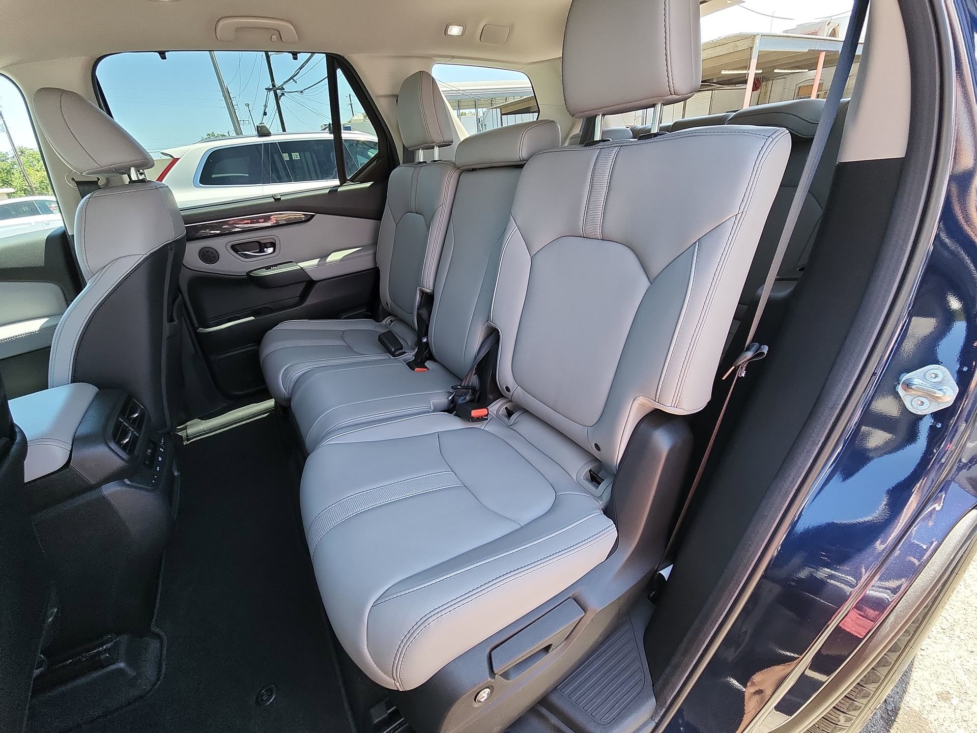 Used 2025 Honda Pilot EX-L image 23