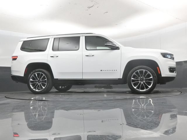 Used 2025 Jeep Wagoneer Series III w/ Premium Group I AWD/4WD image 52