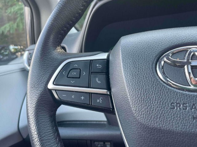 Certified 2025 Toyota Sienna XLE FWD image 25