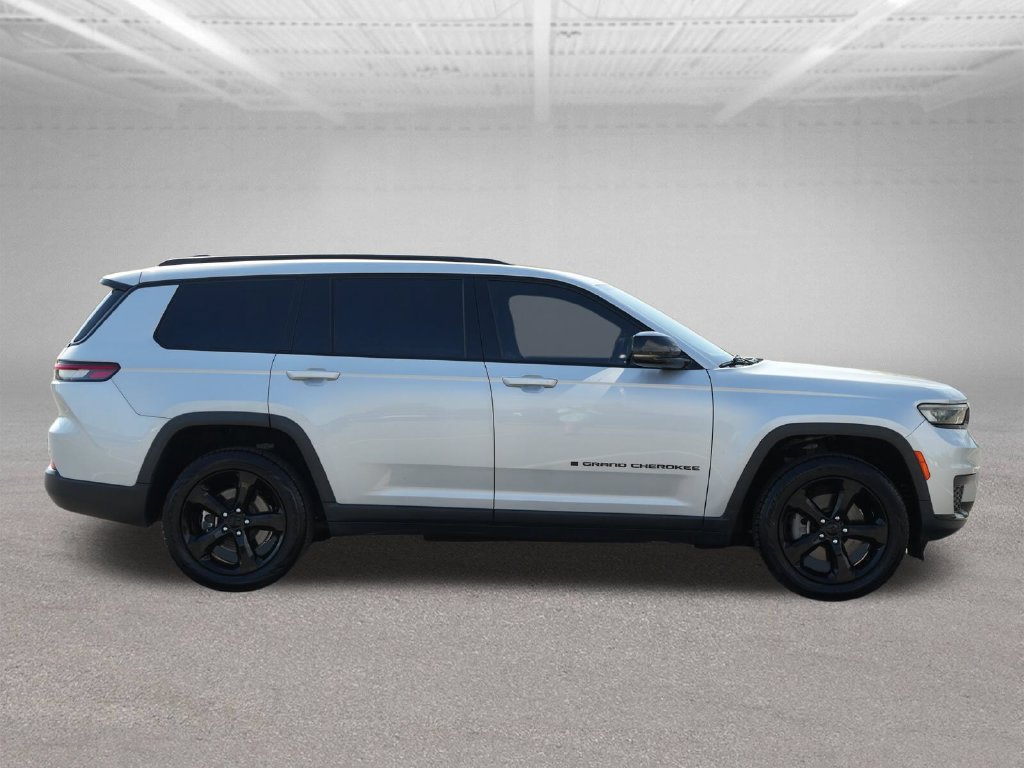 Used 2021 Jeep Grand Cherokee L Laredo RWD image 10