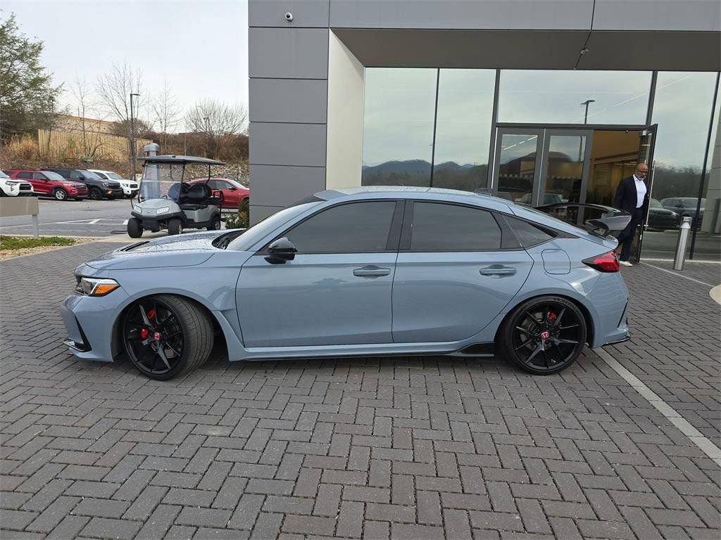 Used 2025 Honda Civic Type R image 9