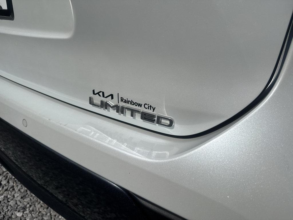 Used 2022 Toyota Highlander Limited FWD image 9