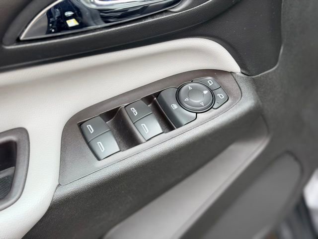 Used 2022 Chevrolet Equinox LS image 19