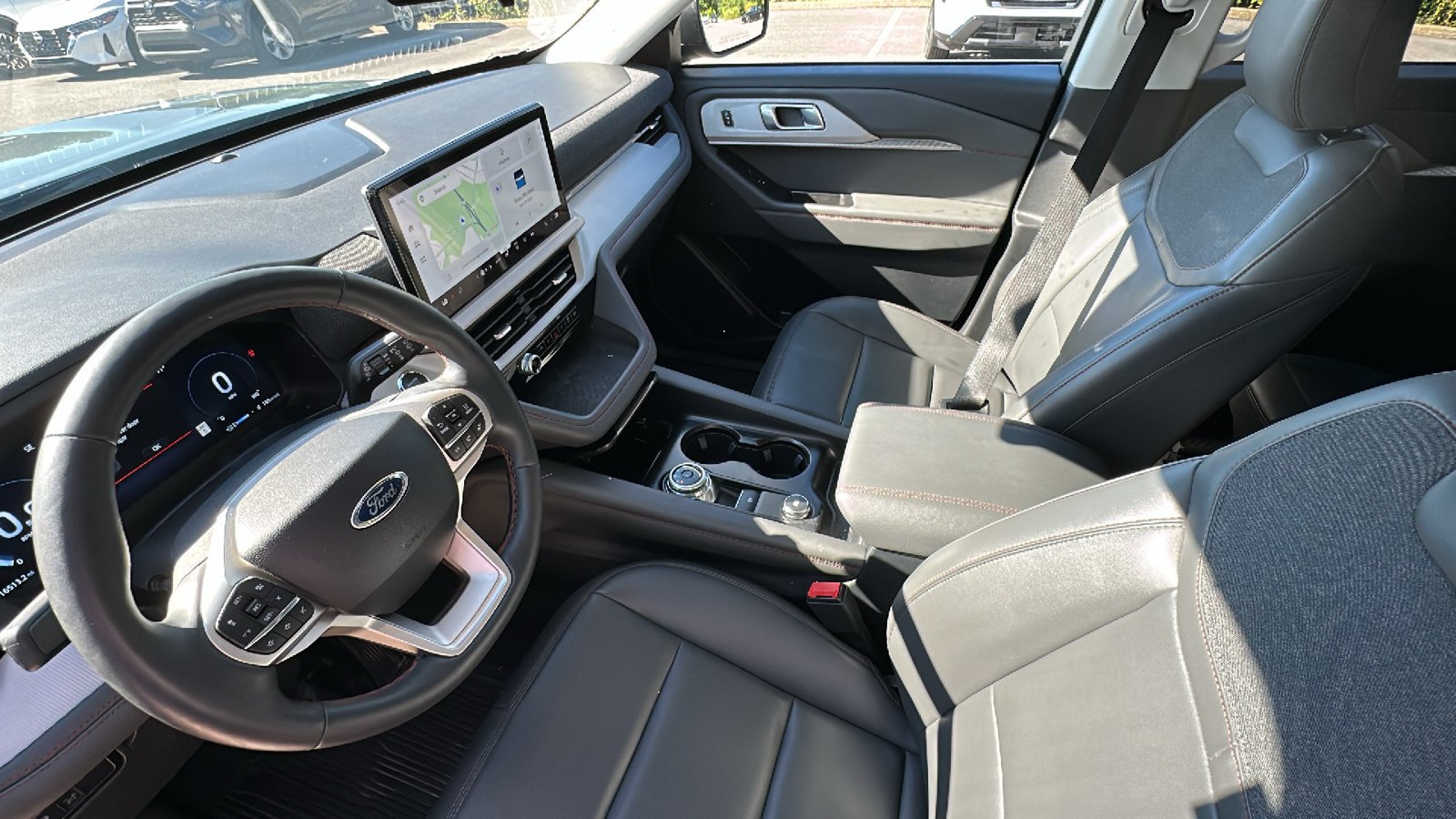 Used 2025 Ford Explorer Active w/ Active Comfort Package AWD/4WD image 23