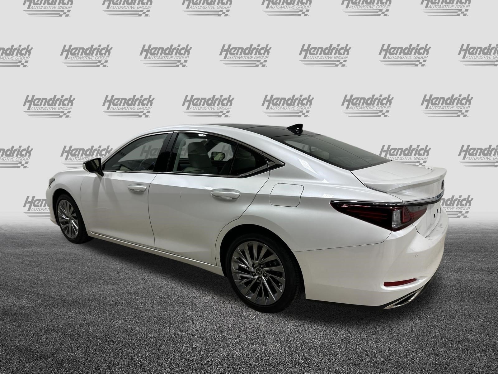 Used 2023 Lexus ES 350 w/ Accessory Package (Z2) FWD image 8