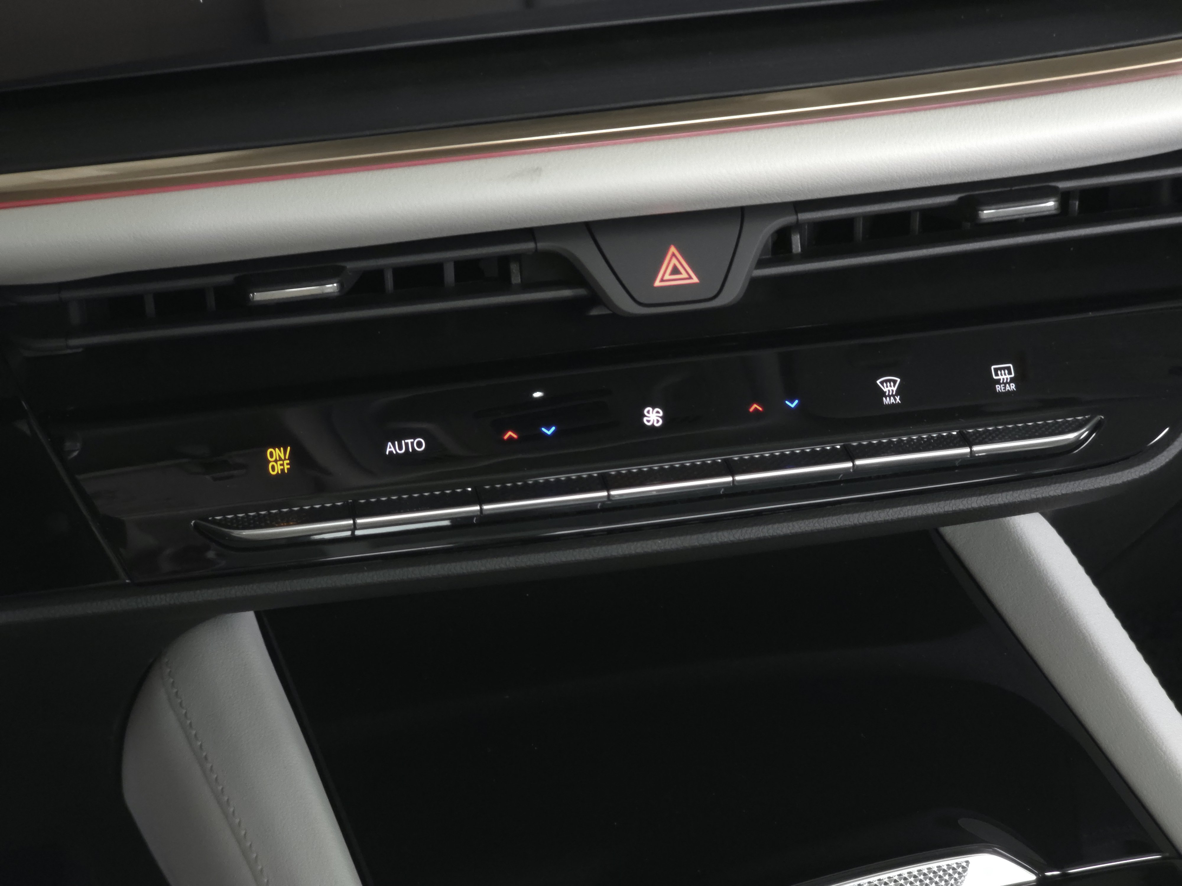 New 2026 Buick Envision Avenir AWD/4WD image 16