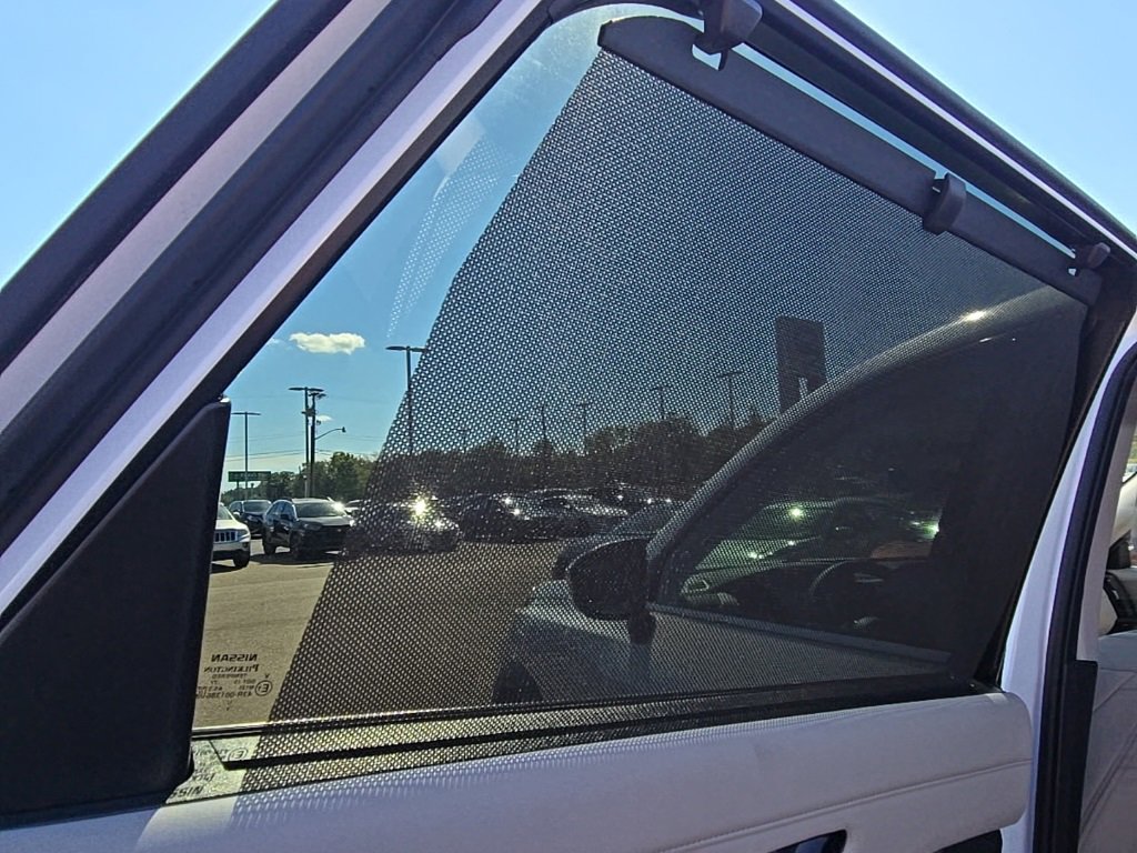 New 2025 Nissan Pathfinder SL w/ Black Appearance Package image 37