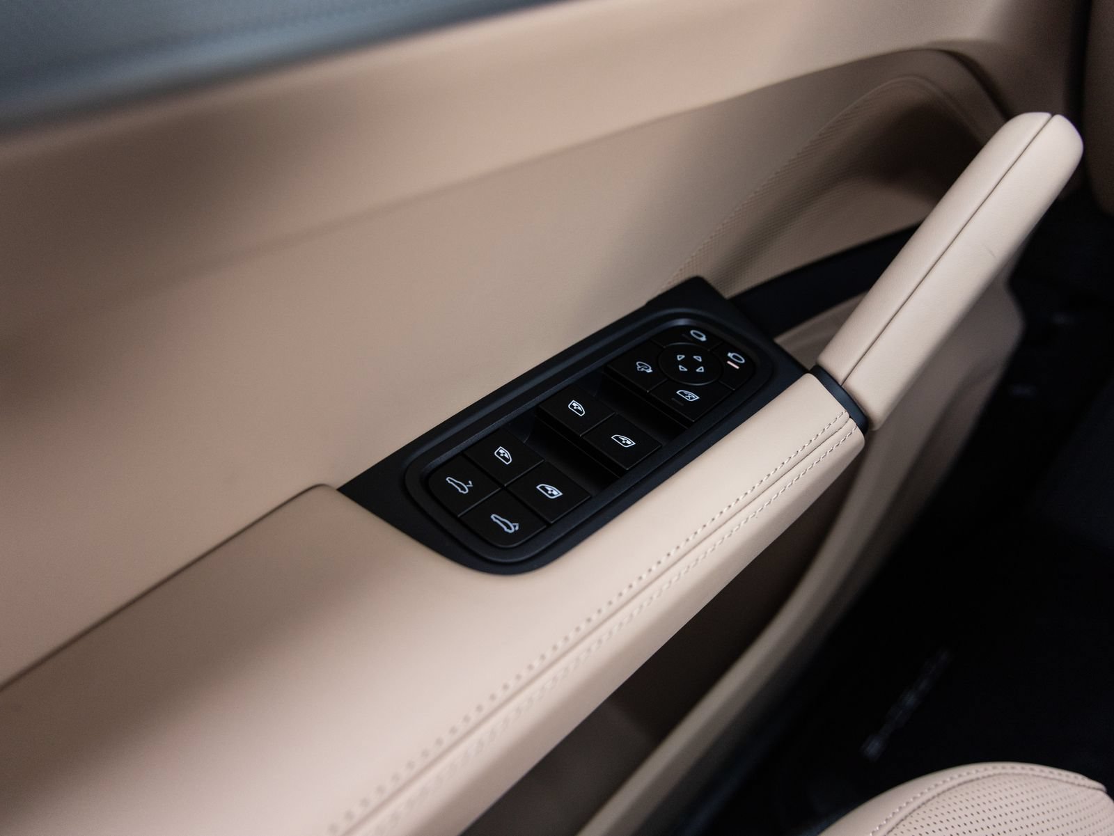 New 2026 Porsche Cayenne S AWD/4WD image 22
