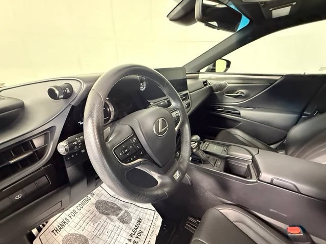Used 2022 Lexus ES 350 F Sport w/ Accessory Package 2 FWD image 4