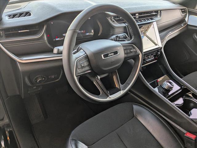 Used 2023 Jeep Grand Cherokee Altitude image 10