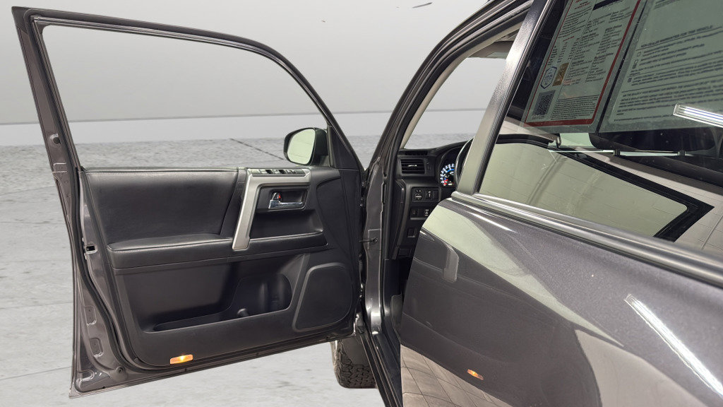 Used 2014 Toyota 4Runner SR5 Premium image 14