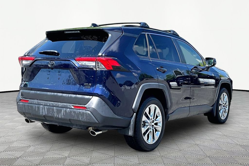 Used 2020 Toyota RAV4 XLE Premium AWD/4WD image 6
