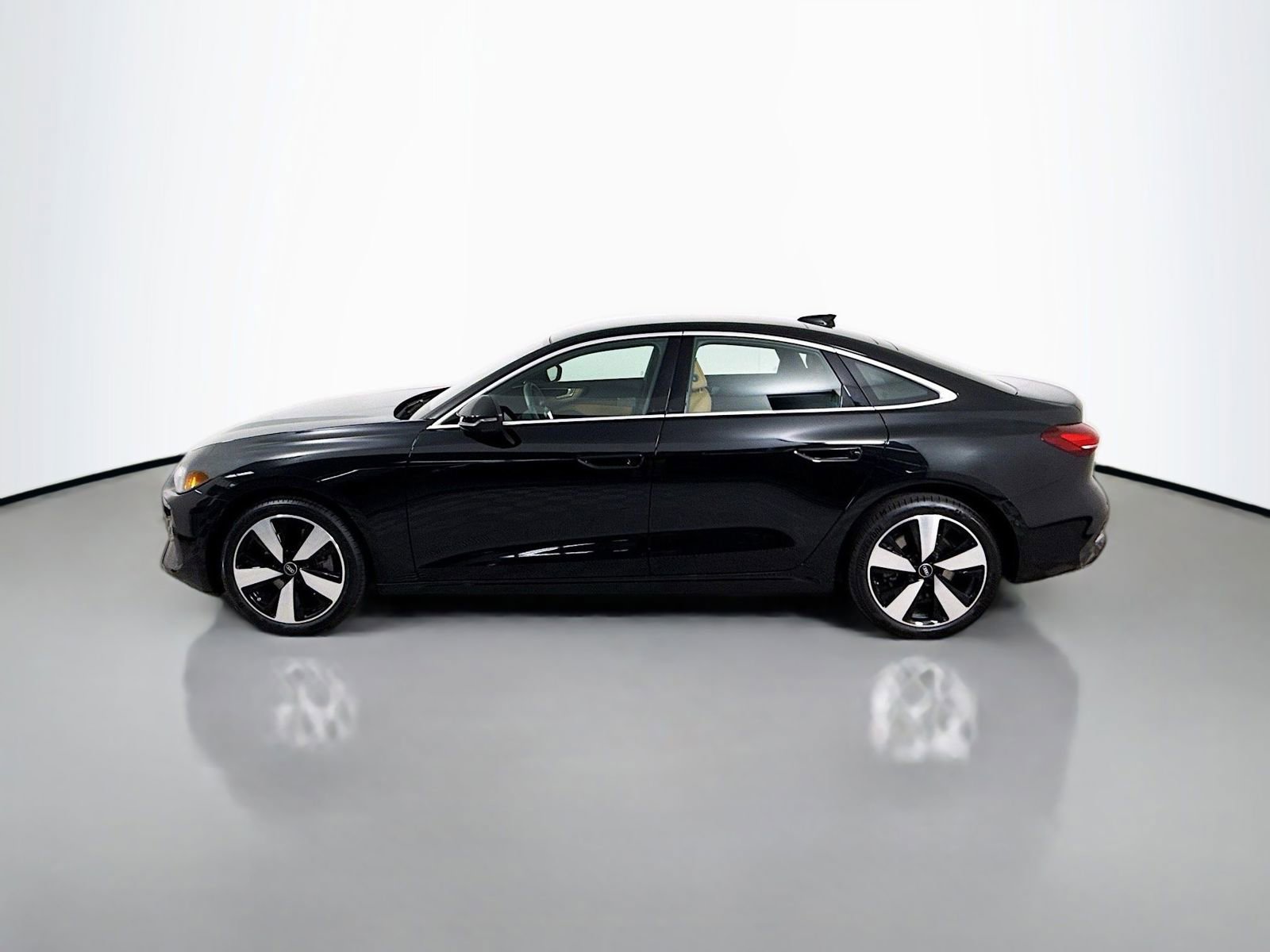 Used 2025 Audi A5 2.0T Premium w/ Convenience Package AWD/4WD image 2
