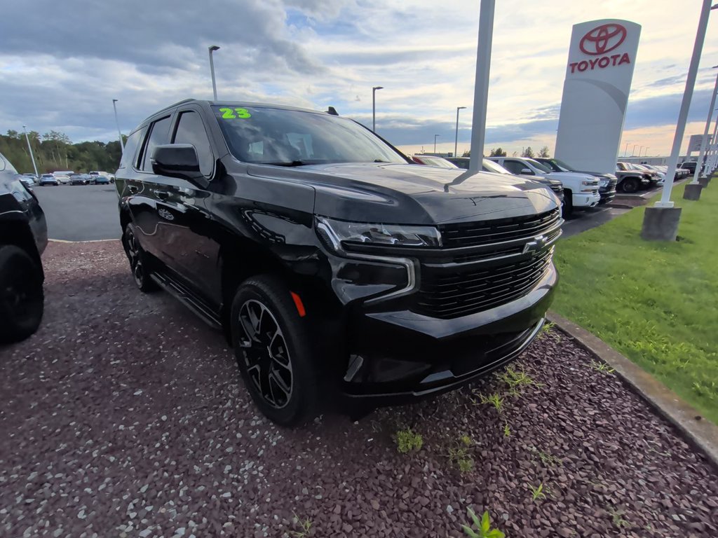 Used 2023 Chevrolet Tahoe RST w/ Luxury Package AWD/4WD image 2