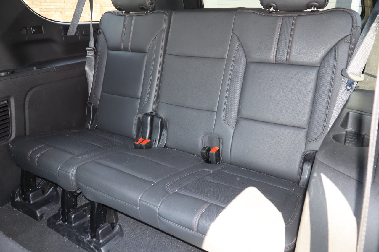 Used 2024 Chevrolet Suburban RST RWD image 6