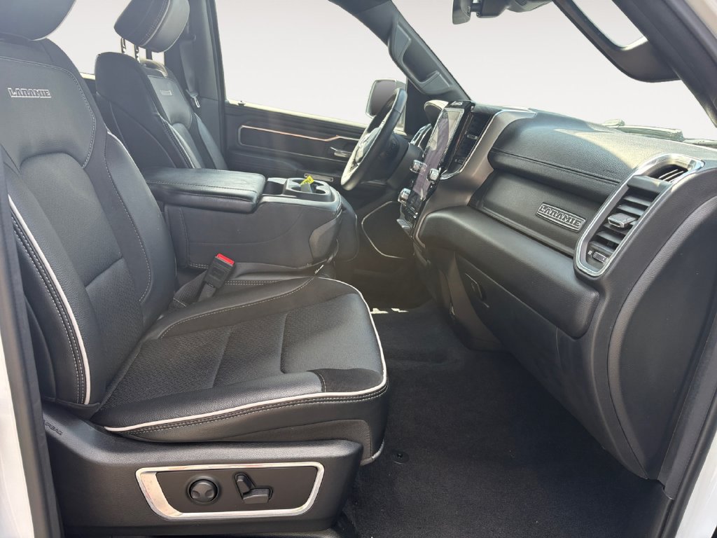 Used 2025 RAM 1500 Laramie AWD/4WD image 15
