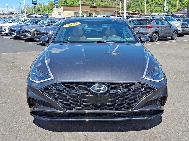 Used 2021 Hyundai Sonata Limited w/ Winter Weather Package FWD image 2