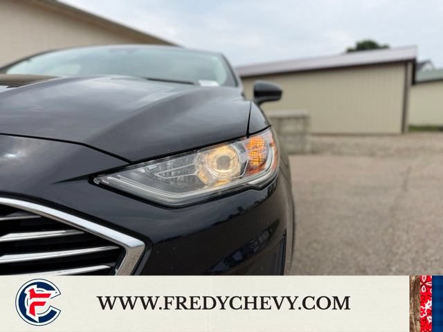Used 2020 Ford Fusion SE FWD image 23