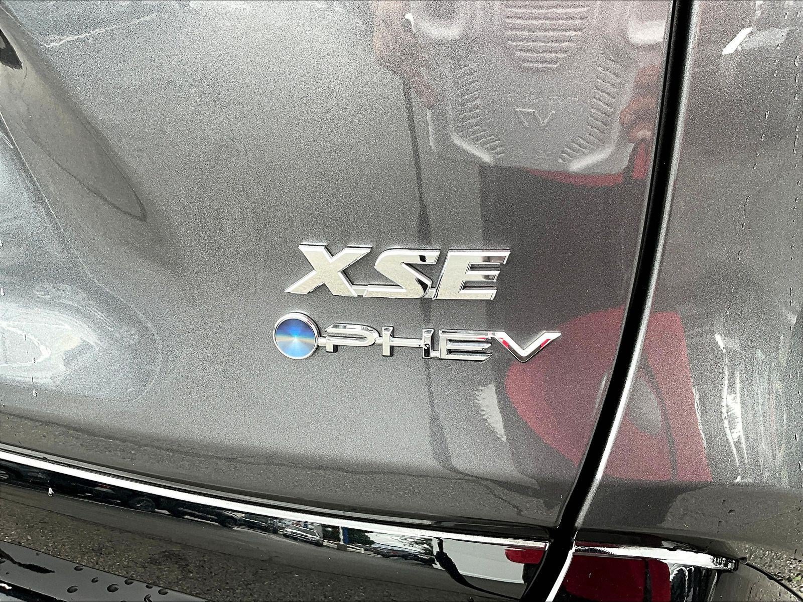 Used 2025 Toyota RAV4 XSE w/ Weather Package AWD/4WD image 24