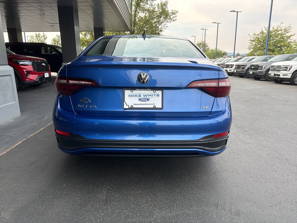 Used 2024 Volkswagen Jetta SE FWD image 5