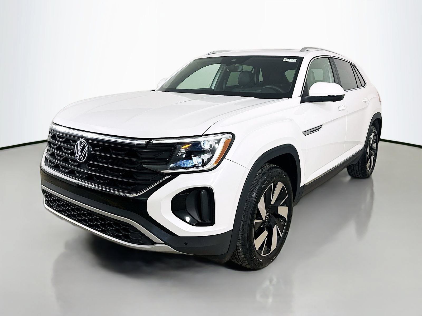 Certified 2025 Volkswagen Atlas Cross Sport SEL AWD/4WD image 1