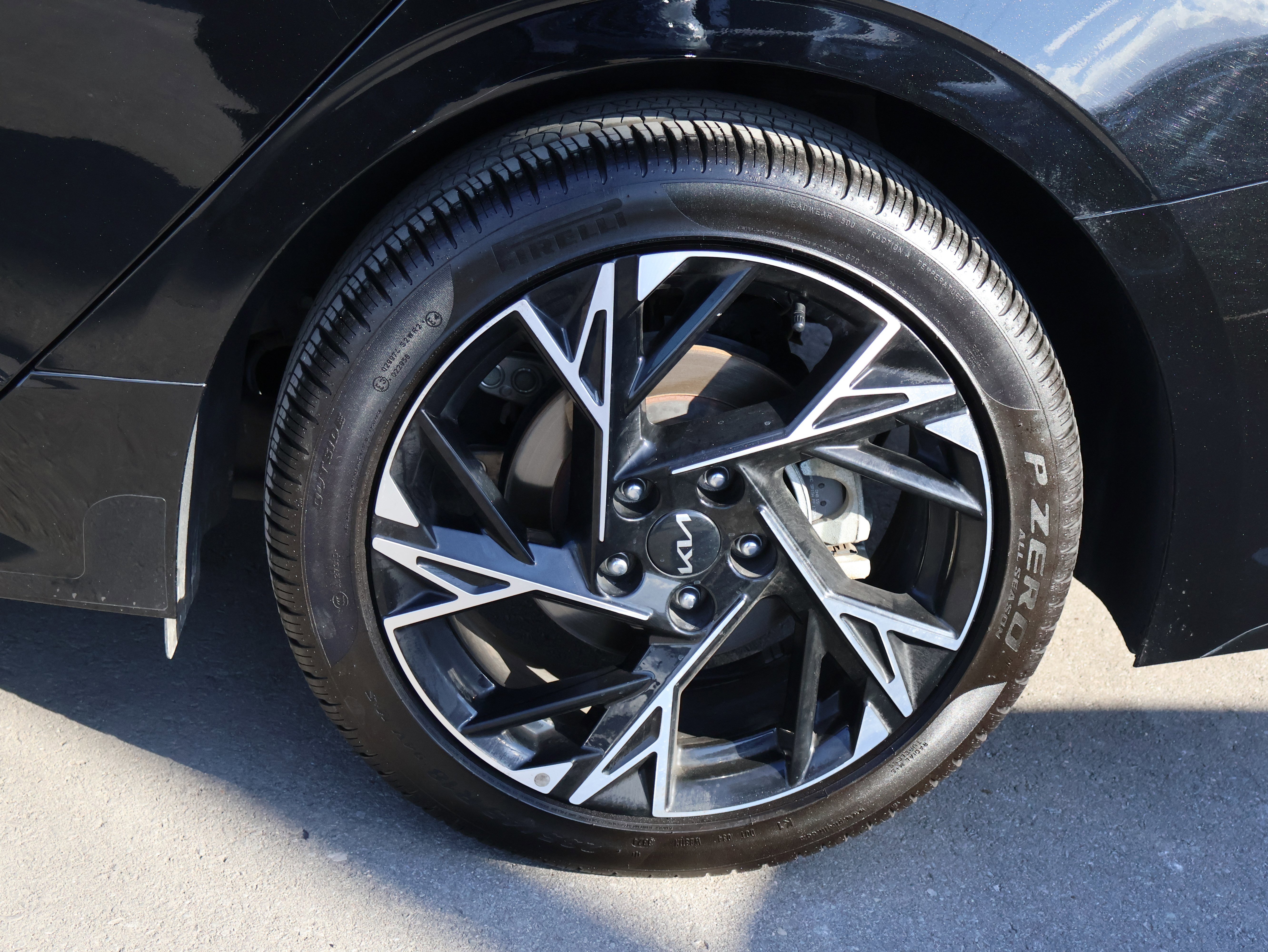 Used 2025 Kia K5 GT-Line w/ GT-Line Premium Package image 43