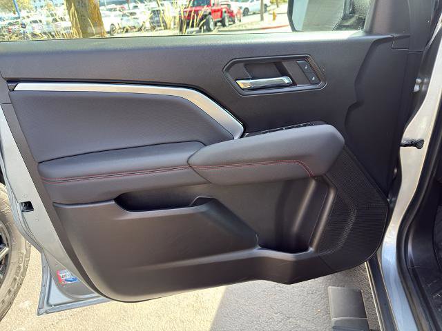 Used 2023 Chevrolet Colorado Z71 w/ Z71 Convenience Package 2 image 12