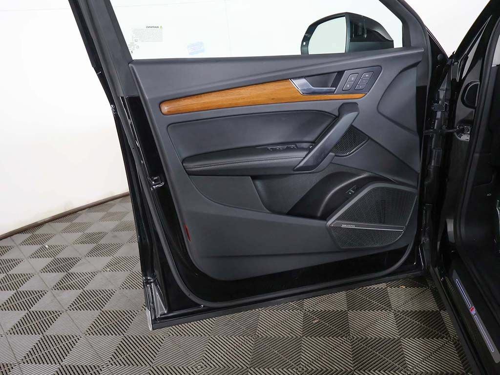 Used 2023 Audi Q5 2.0T Premium Plus w/ Premium Plus Package AWD/4WD image 25