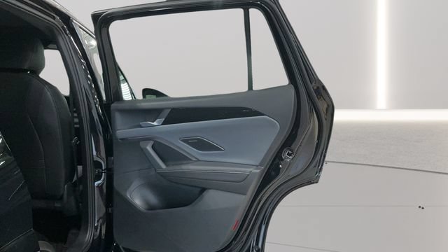 New 2026 Volkswagen Tiguan SEL R-Line AWD/4WD image 33
