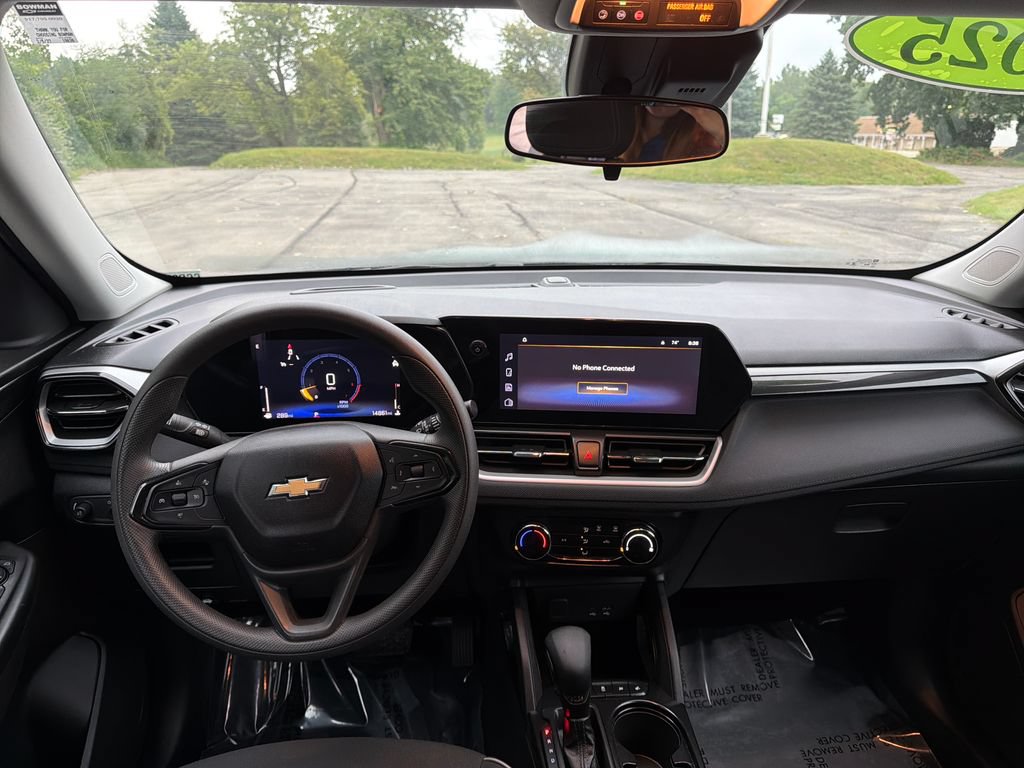 Used 2025 Chevrolet TrailBlazer LS w/ LS Convenience Package FWD image 27