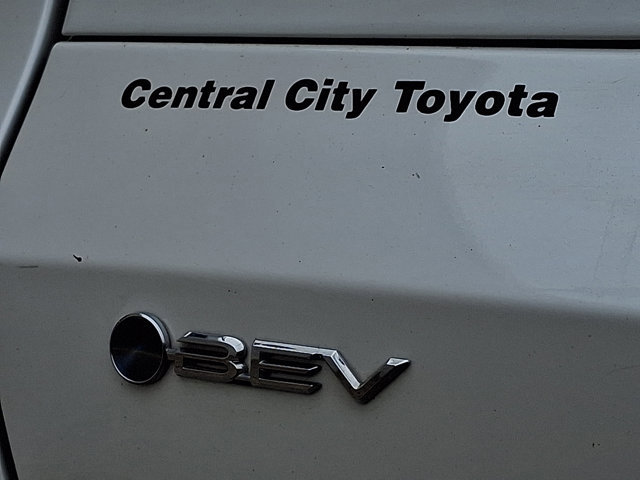Used 2024 Toyota bZ4X XLE w/ Weather Package image 31