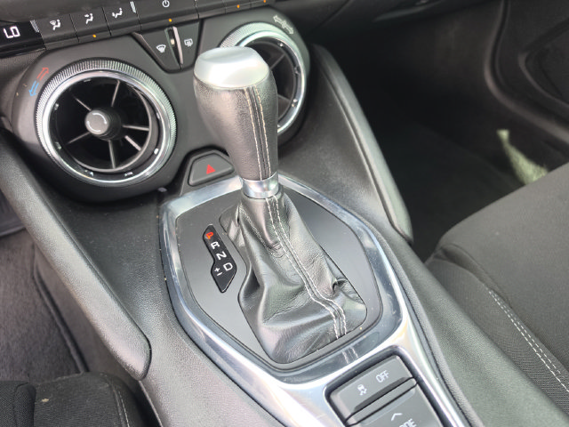 Used 2021 Chevrolet Camaro LT w/ Technology Package RWD image 33
