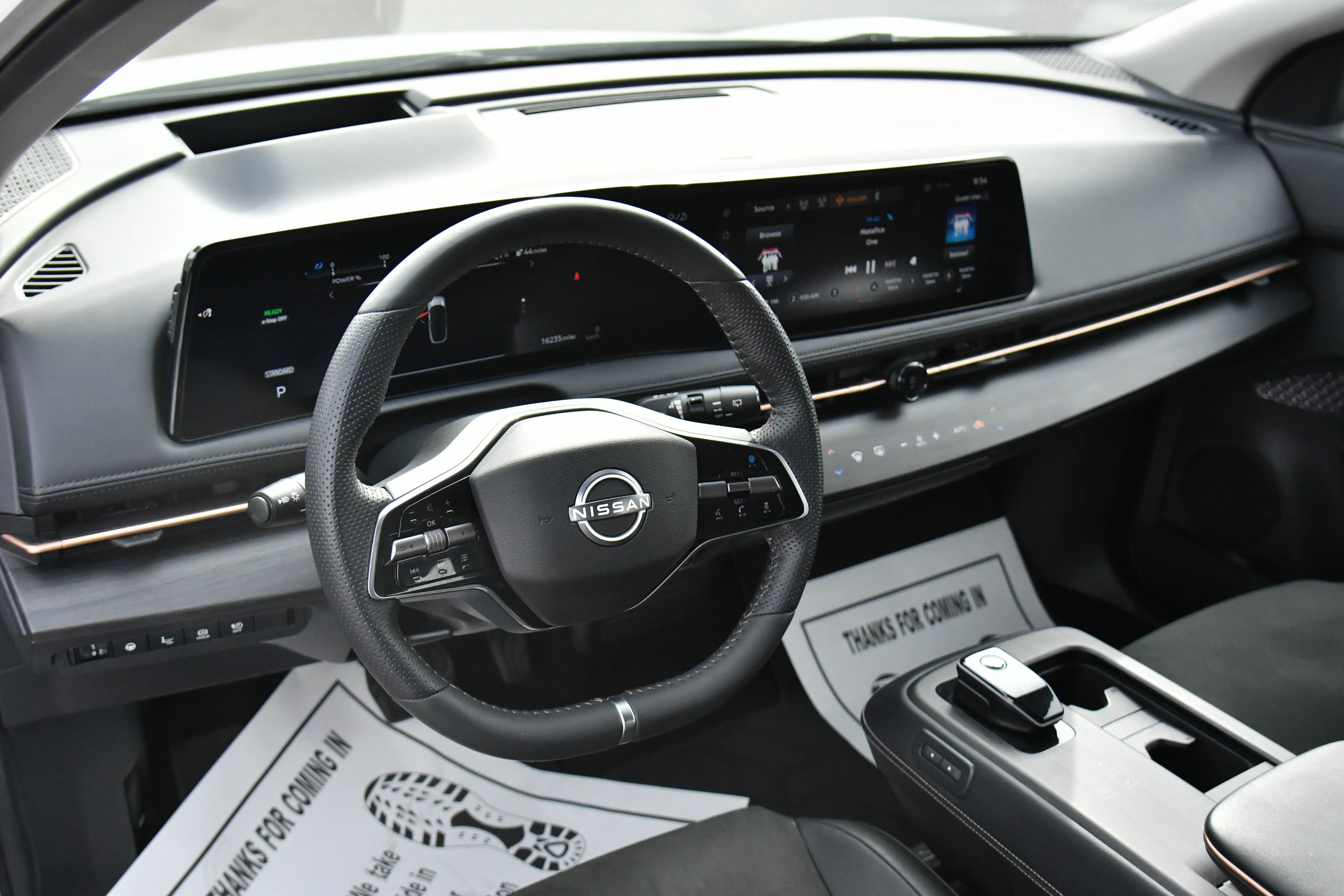 Used 2024 Nissan Ariya FWD image 14