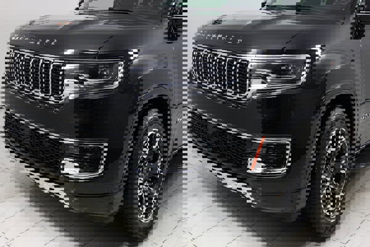 Used 2024 Jeep Wagoneer L Series III w/ Flexible Seating Group image 53