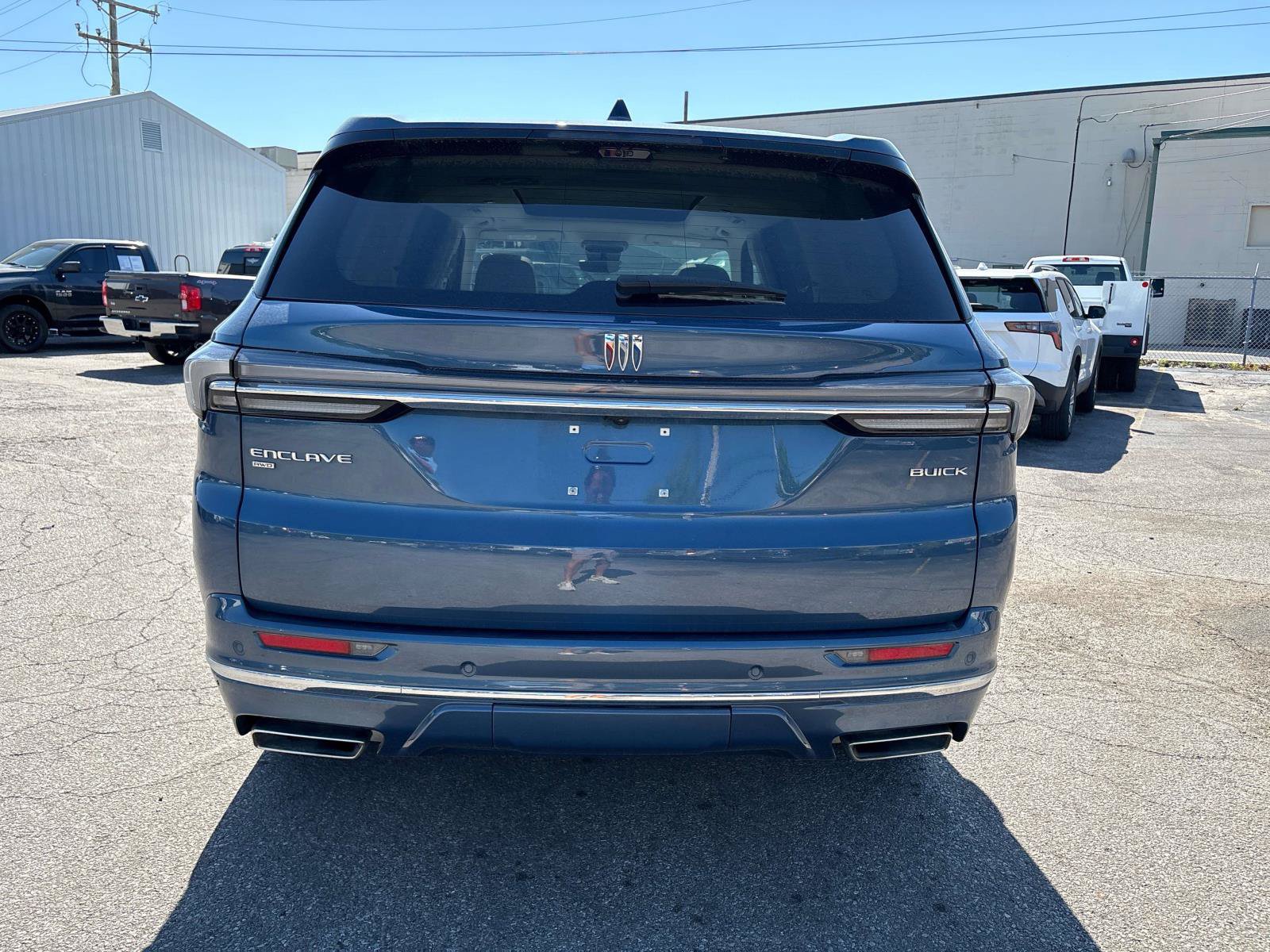 Used 2025 Buick Enclave Avenir w/ Super Cruise Package AWD/4WD image 4