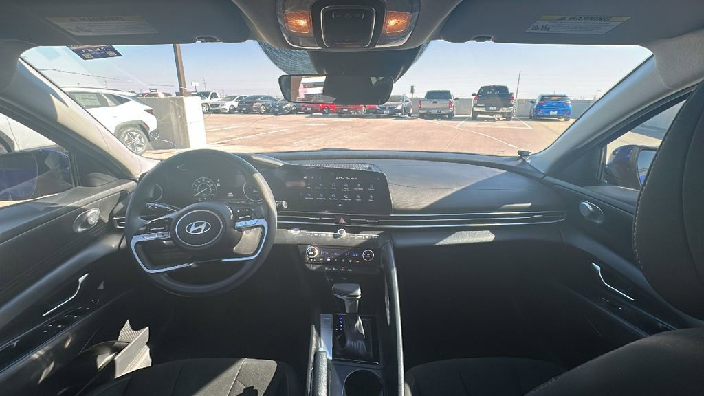 Certified 2024 Hyundai Elantra SEL image 21